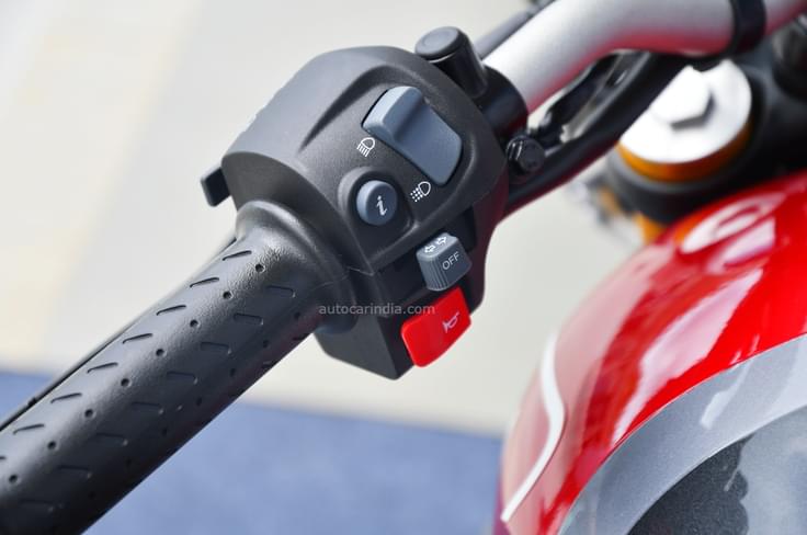 The left-hand switch pod is very reminiscent of the bigger multi-cylinder Triumphs. The left-hand switch pod is very reminiscent of the bigger multi-cylinder Triumphs.